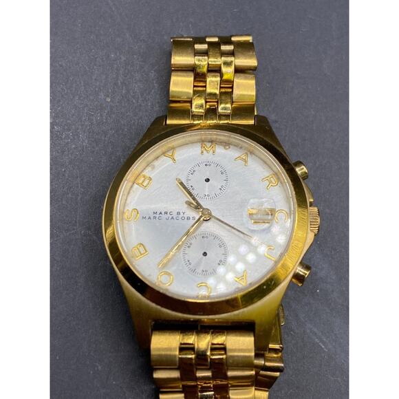 MARC by MARC JACOBS Fergus Chronograph Silver Dial Gold-tone Watch For Repair main image 4